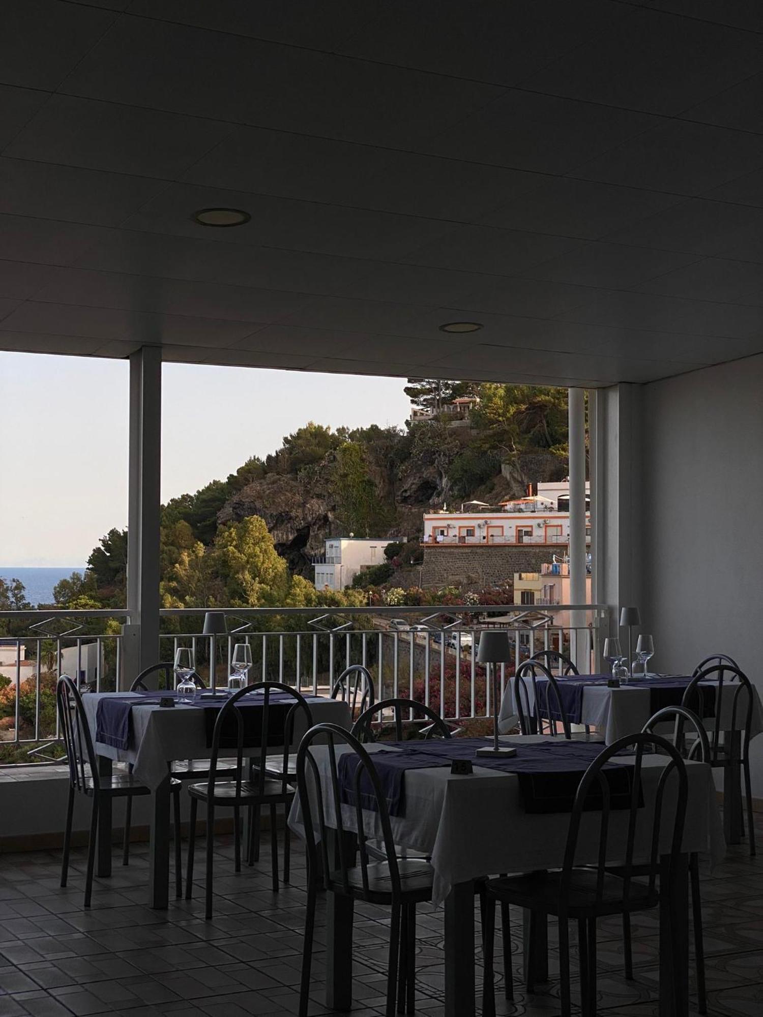 Hotel Ariston Isola di Ustica エクステリア 写真